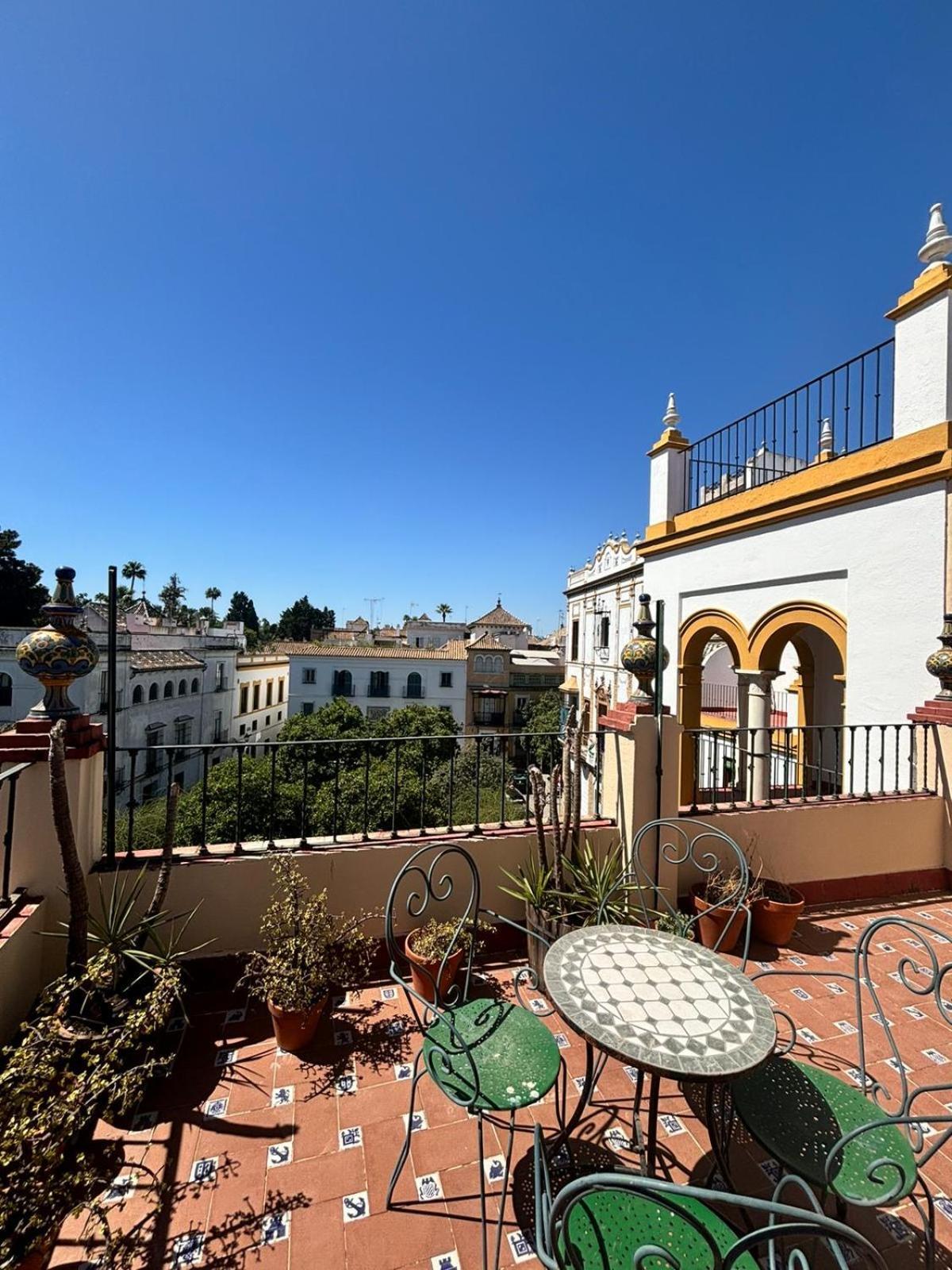 Апартаменты Plaza De Santa Cruz Севилья Экстерьер фото